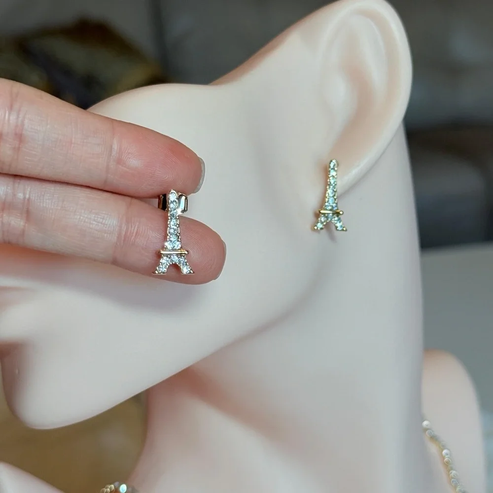 Gold Eiffel Tower Earrings. - Picture 6 of 9